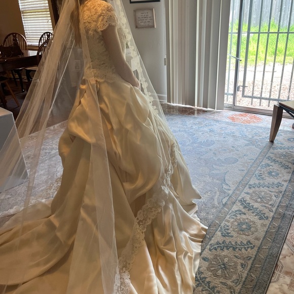 Wedding Veil, used for very short time - Picture 6 of 6